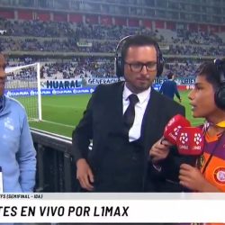 Pol Deportes cumplió su sueño: narró partido en el Estadio Nacional y recibió camiseta de Julio César Uribe